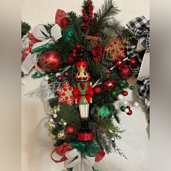 Green and red NutCracker